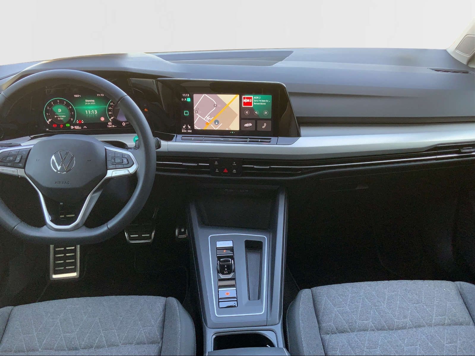 Golf VIII Var. 1.5 eTSI Move Pano,STHZ,RFK,NAV.