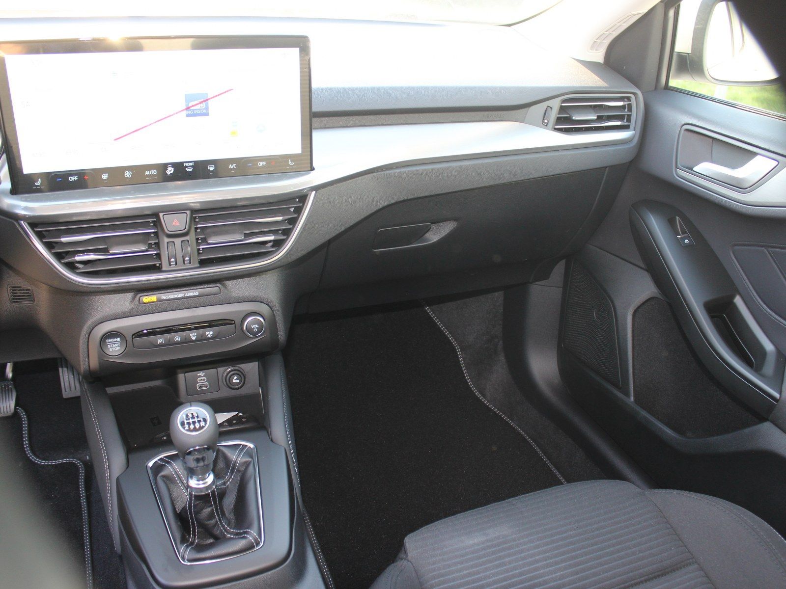 Fahrzeugabbildung Ford Focus Titanium X 1,0 EcoBoost MildHybrid