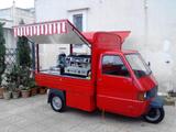 Piaggio APE TM - Foodtruck - rot - Piaggio APE TM mit Benzin-Antrieb