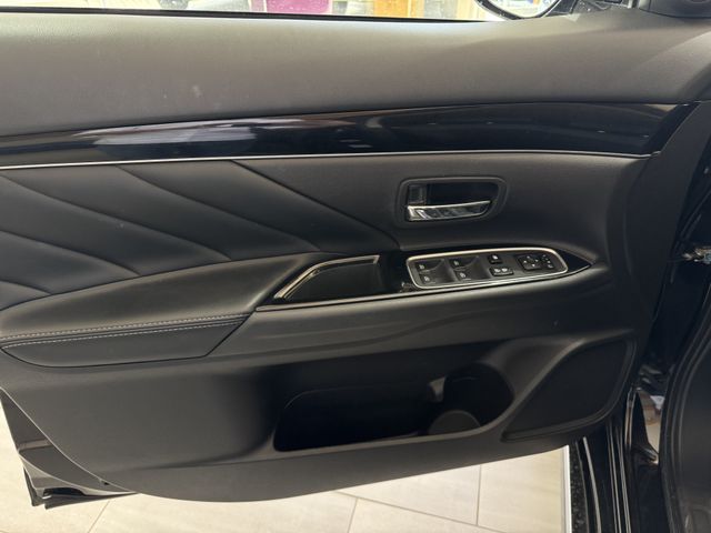 Mitsubishi Outlander PHEV Basis Spirit 4WD