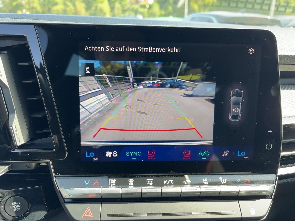 Fahrzeugabbildung Renault Austral Evolution Mild Hybrid 160 Autom. SHZ GJR - mit KI generiert/bearbeitet