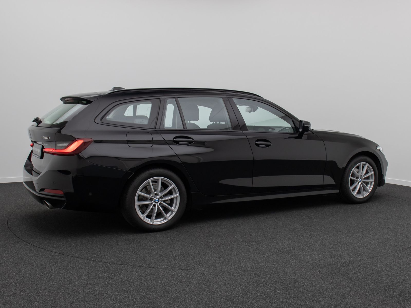 Fahrzeugabbildung BMW 318i Alarm GeschwindigRe DAB Kamera Sportlenkrad