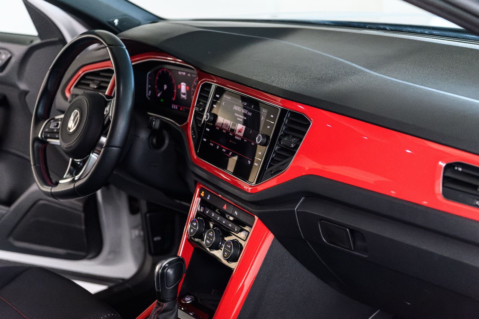 Fahrzeugabbildung Volkswagen T-Roc Sport 1.5 TSI DSG "beats" LED +STANDHZ.