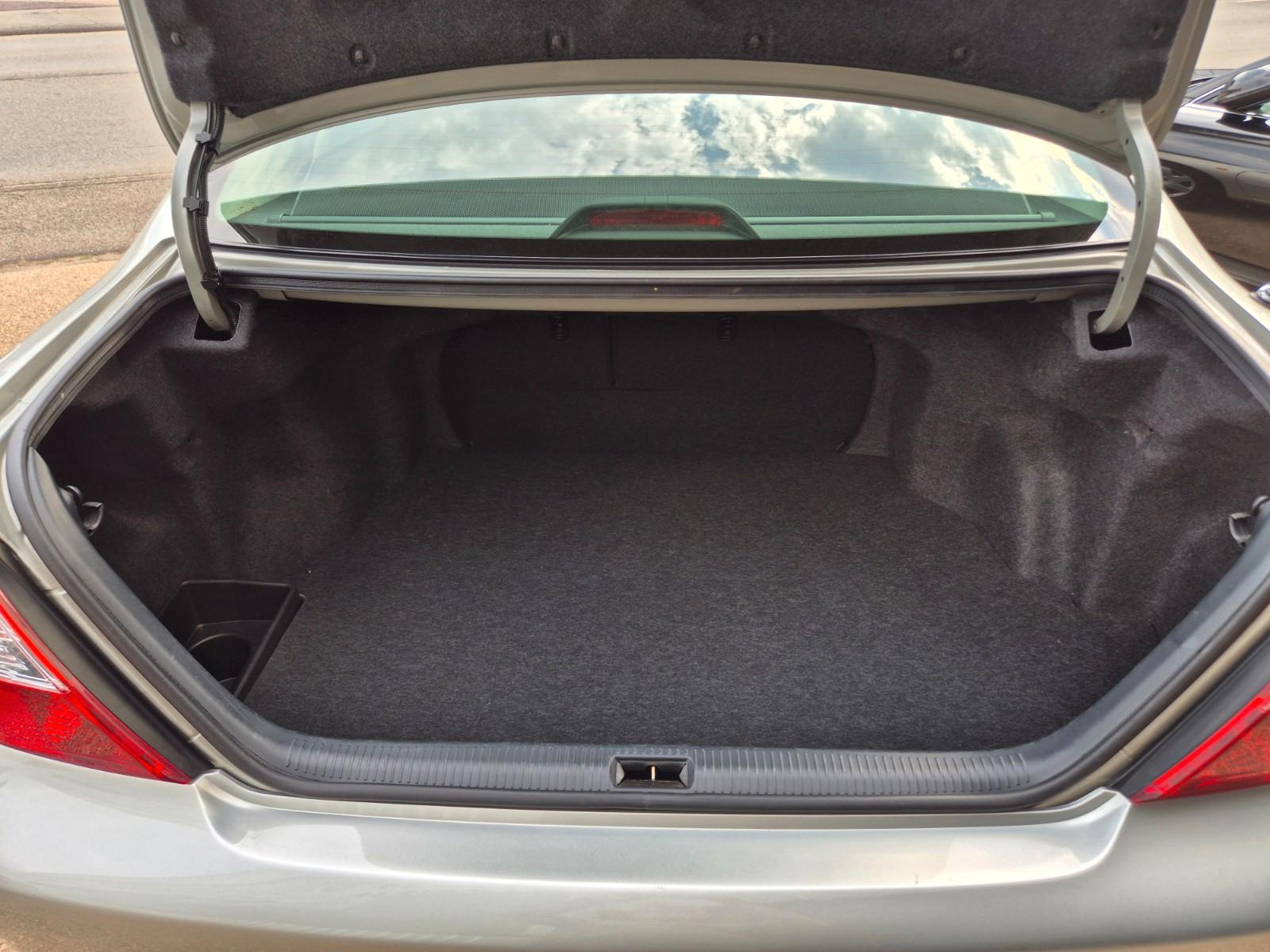 Toyota Camry 2.4 Auto