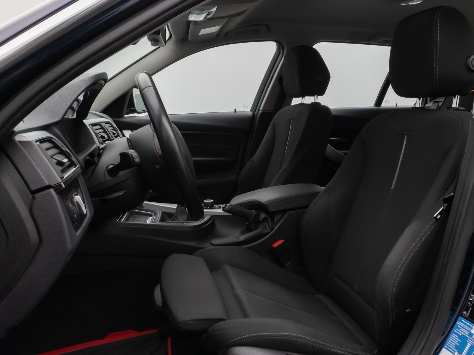 Fahrzeugabbildung BMW 320i Sport Line PDC Xenon AHK Geschwindigkeitsre