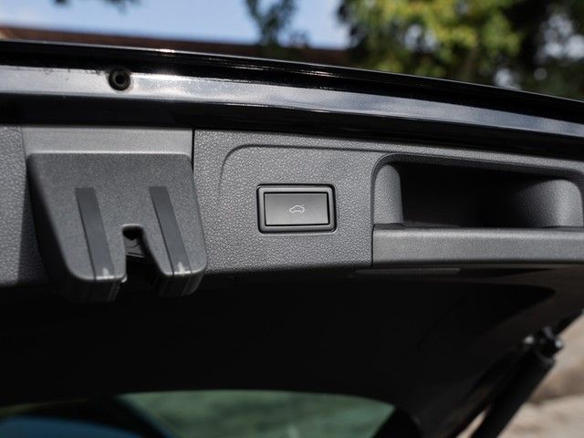 Passat Variant Business TDI DSG Premium inkl Nav