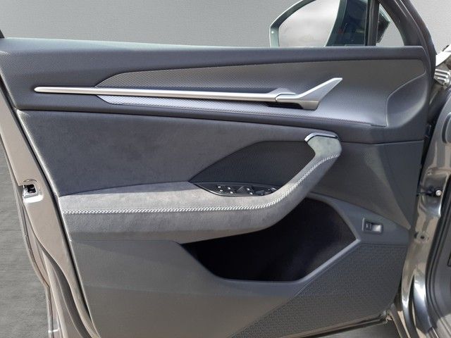 Fahrzeugabbildung Skoda Kodiaq Sportline 2.0TDI 4x4 AHK Matrix StdHz