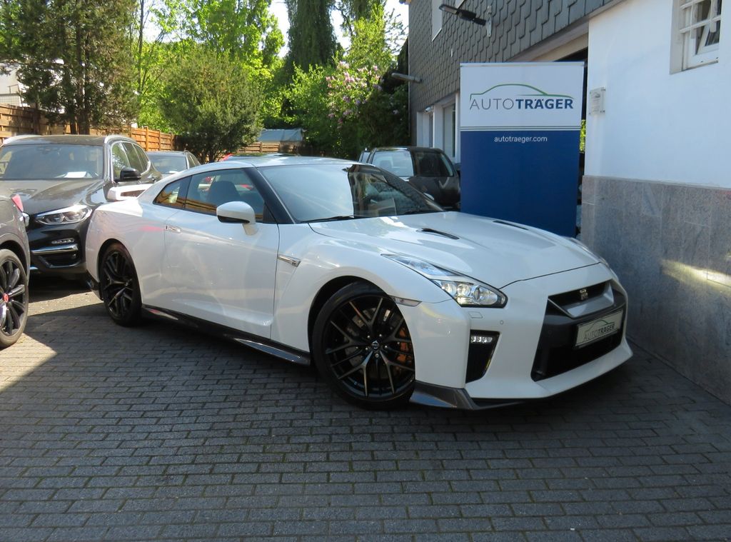 Nissan GT-R