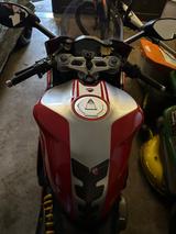 Ducati 1199 Panigale R Akrapovic, Magnesium Felgen sche - DUCATI F1