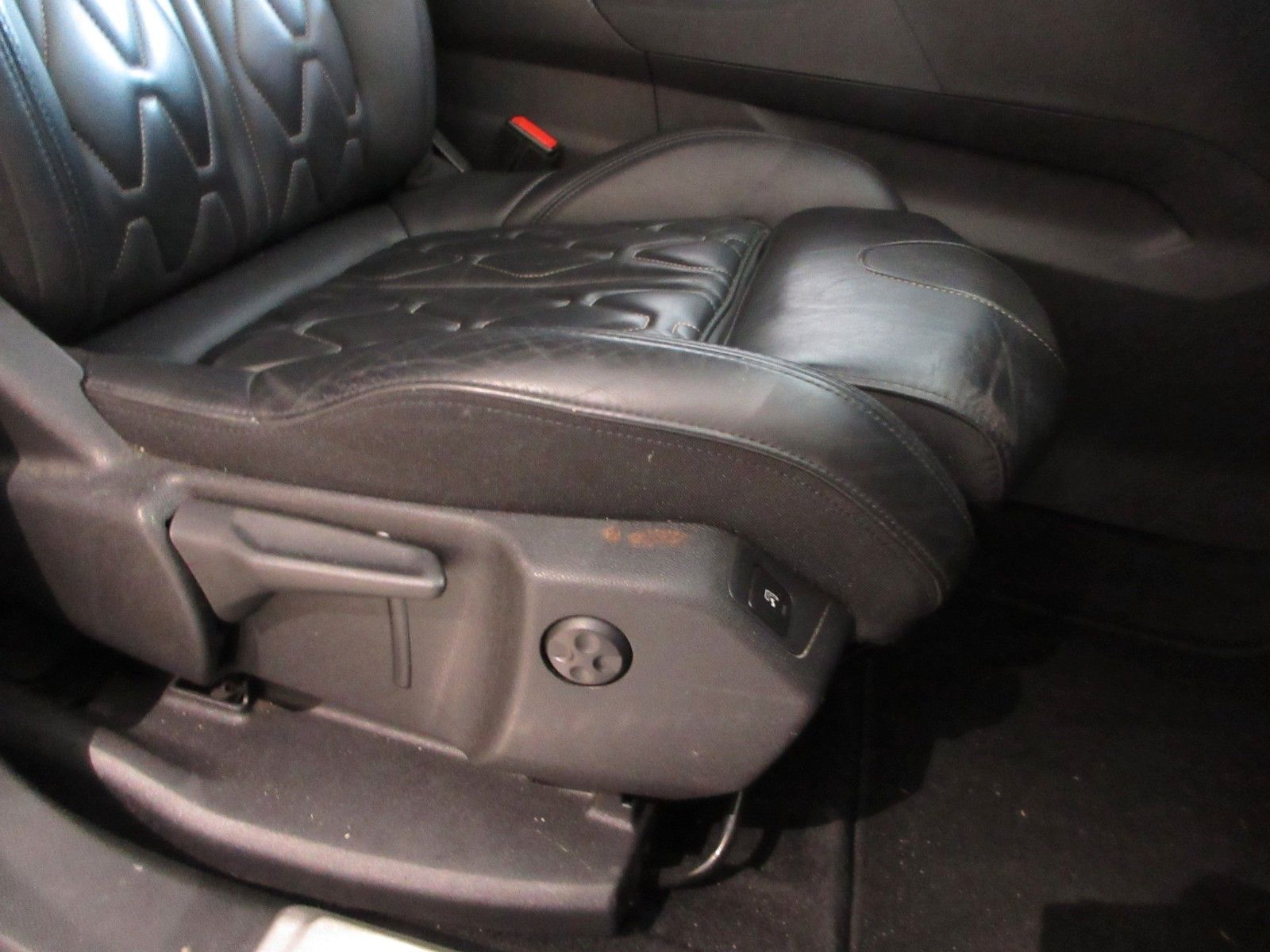Fahrzeugabbildung Peugeot 5008 GT-LINE 1.5D LED/SHZ/VOLLLEDER/360°CAM