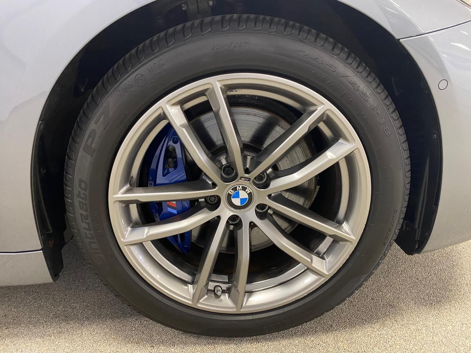 Fahrzeugabbildung BMW 530 3.0 24V 530 d xDrive M-Paket+Sport+LEDER+PDC