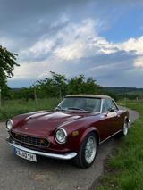 Fiat 124 Spider - rote Fiat 124 Spider