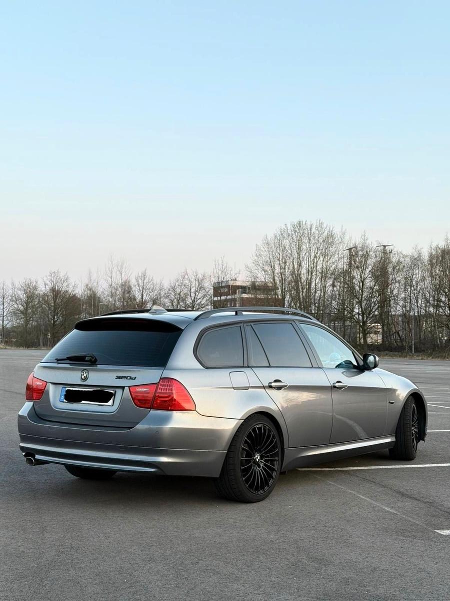 BMW 320 2009 — photo 5