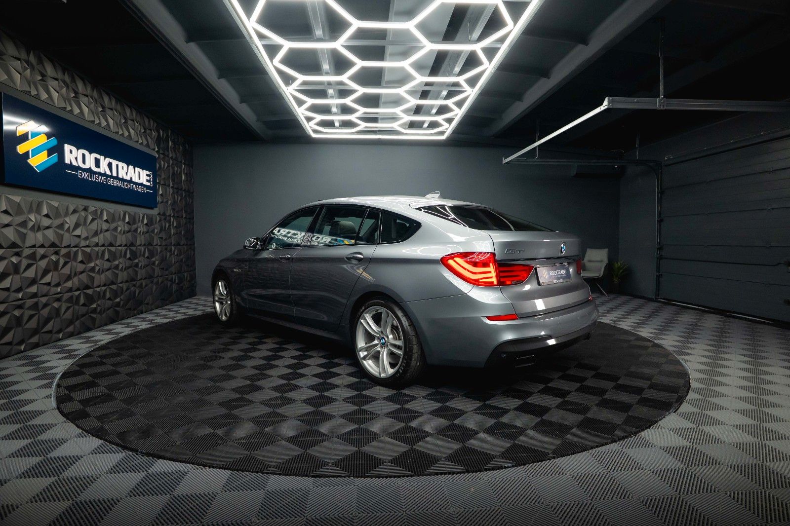 Fahrzeugabbildung BMW 550i xDrive Gran Turismo M-Sport *Pano*ACC*HU*