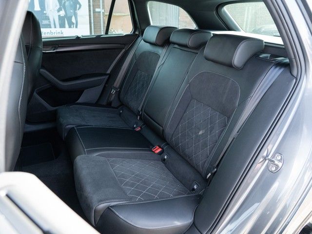 Superb Combi 1.4 iV Sportline DSG AHK+360°+DCC+P