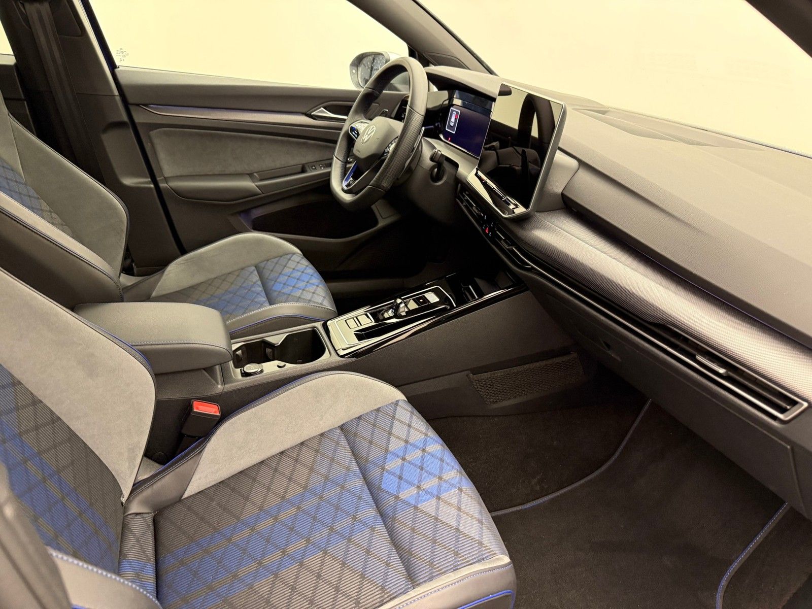 Volkswagen Golf 8 PA R TSI DSG 4M AkraTitan foto 3