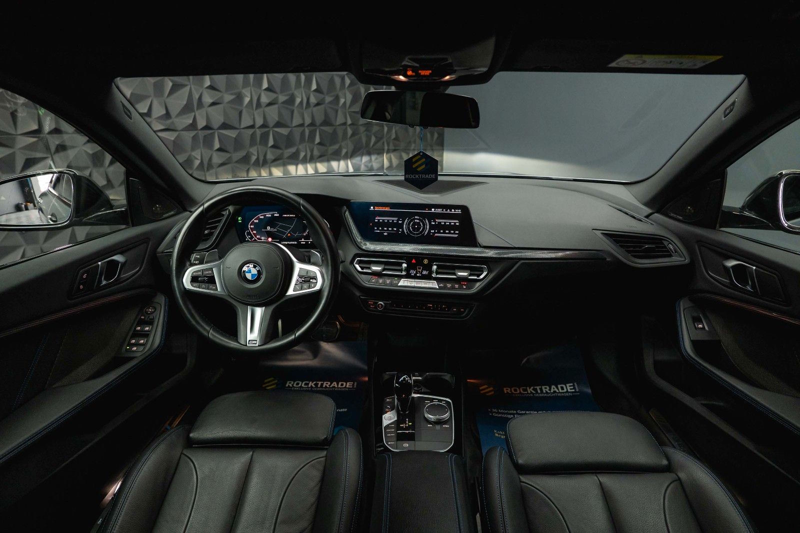 Fahrzeugabbildung BMW M235i xDrive M-Sport Pro Performance Shadow LED