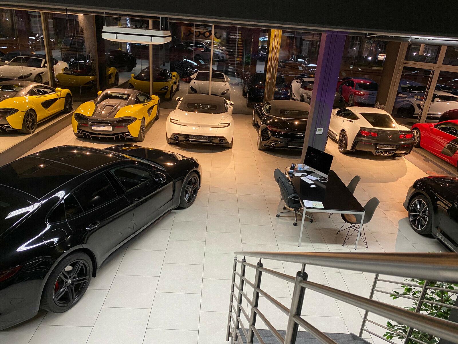 showroom-image-bottom