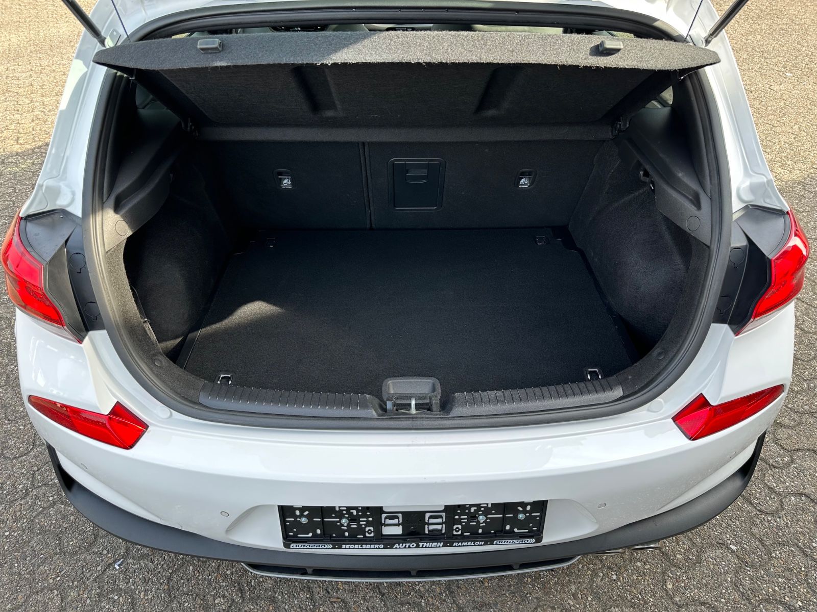 Fahrzeugabbildung Hyundai i30 1.0 T-GDI N Line Pano/Navi/LED/Carplay