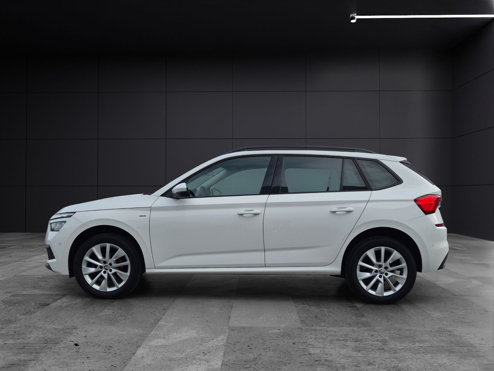 Fahrzeugabbildung SKODA Kamiq TSI Clever DSG LED ACC RFK SH 17"