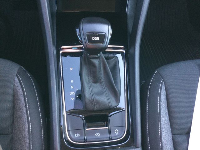 Karoq 1.5 TSI ACT Drive 125 PDC SHZ KAMERA LED