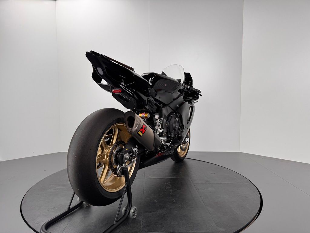 Fahrzeugabbildung Yamaha YZF-R1 RACEBIKE *ÖHLINS *AKRA *H2O *UVM.