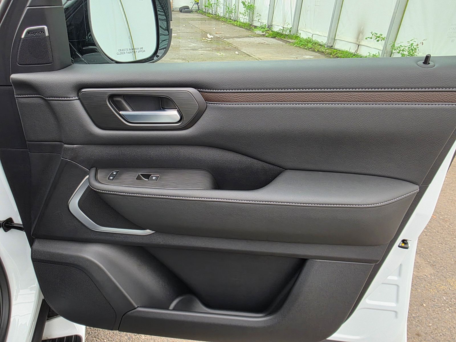 Fahrzeugabbildung Nissan Armada PLATINUM RESERVE Export Price Out of EU!