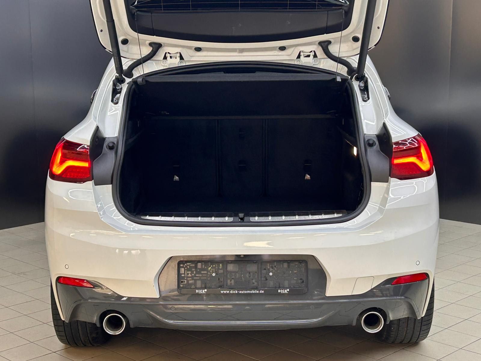 Fahrzeugabbildung BMW X2 20d M Sport M PAKET+SHADOW+PANO+HEAD+KAMER+19
