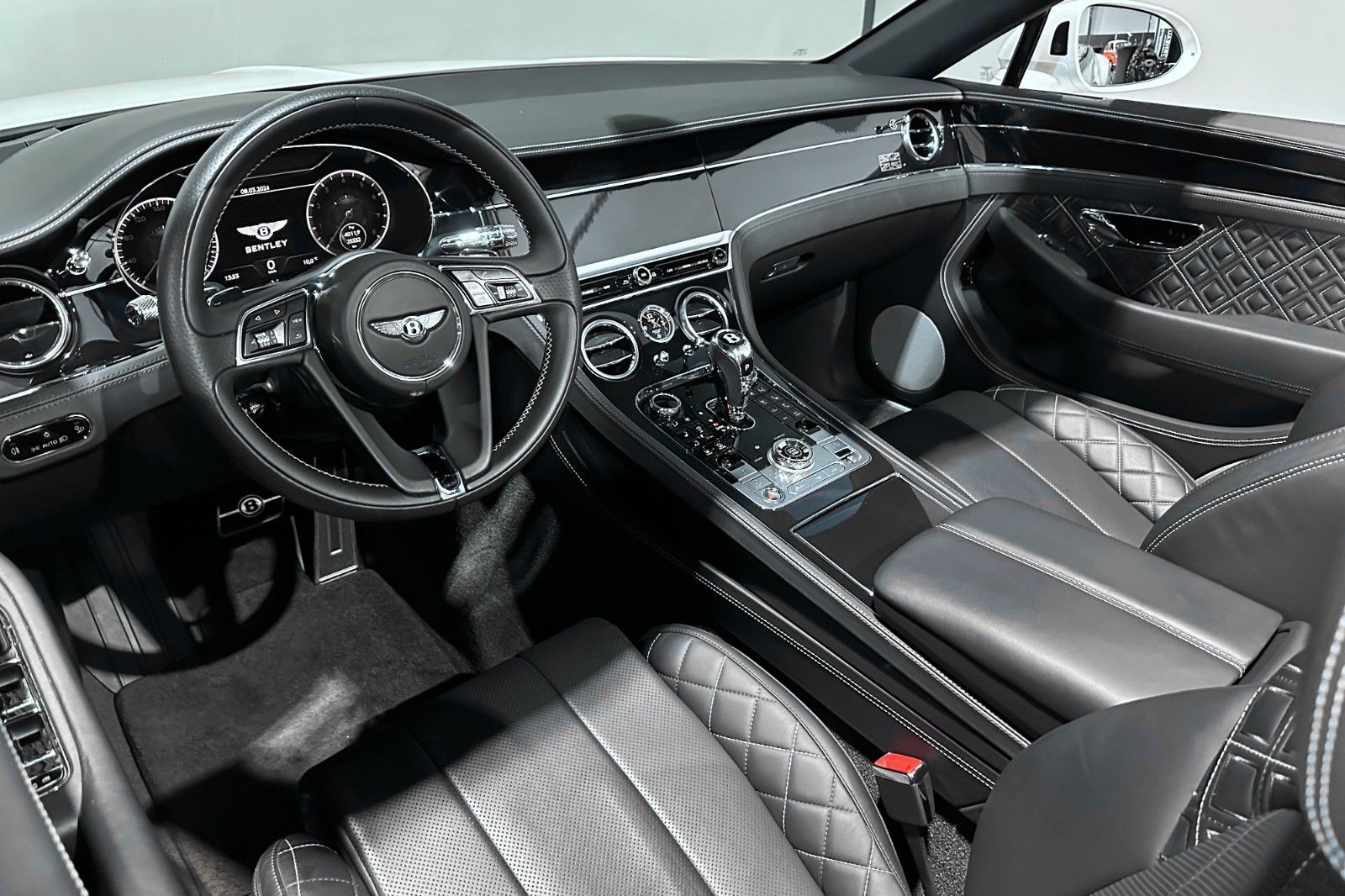 Fahrzeugabbildung Bentley Continental GTC W12 First Edition