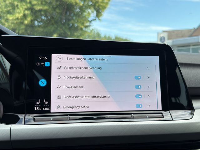 Golf VIII 1.0 eTSI Life DSG NAVI ACC STANDHZ LED