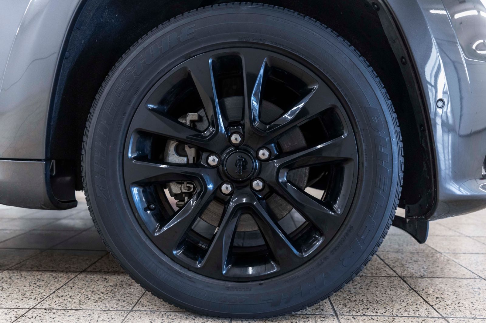 Fahrzeugabbildung Jeep Grand Cherokee Laredo X 3,6L LPG 4X4 KAM PANO