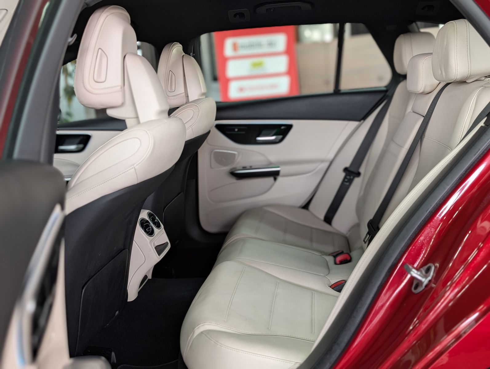 Fahrzeugabbildung Mercedes-Benz C 220 d T 2x Avantgarde LED AHK LEDER KAM 4x-SHZ