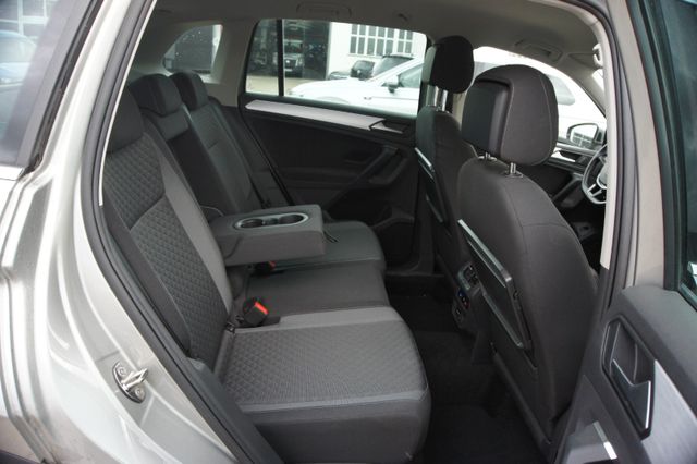 Fahrzeugabbildung Volkswagen Tiguan 2.0 TDI DSG 4M Comfort NAVI LED ACC AHK