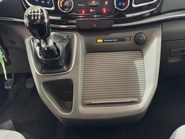 Ford Tourneo Custom Titanium L2 AHK abnehmbar