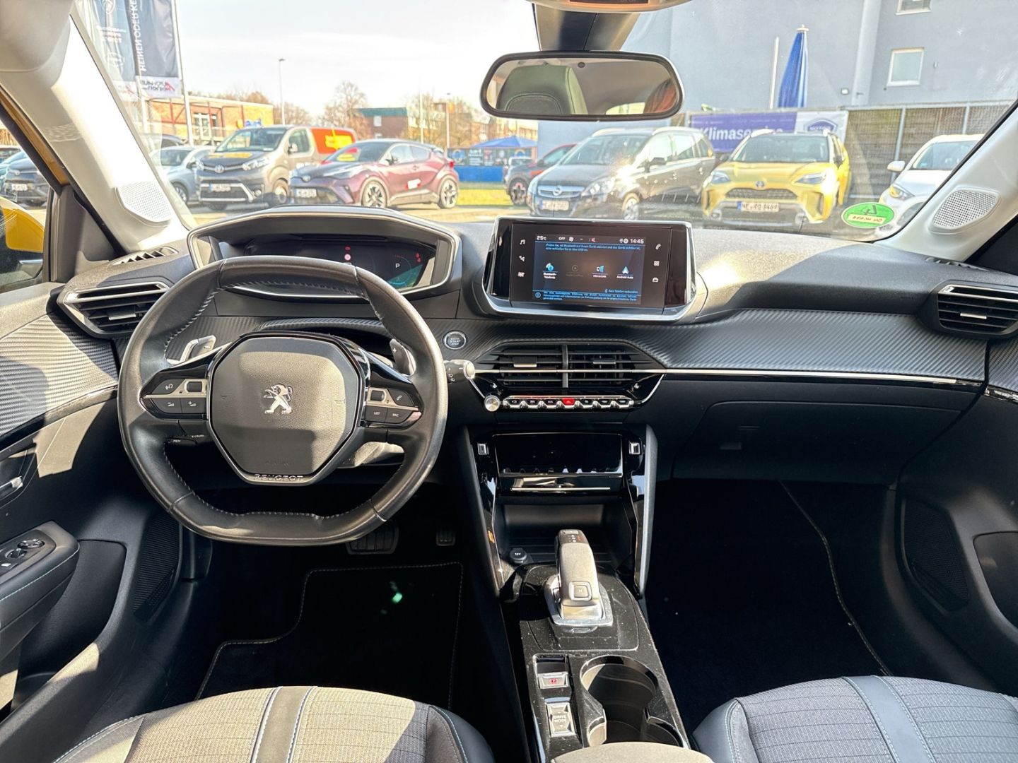 Fahrzeugabbildung Peugeot 208 Allure SKY 1.2 PureTech 100 Allwetter Panor