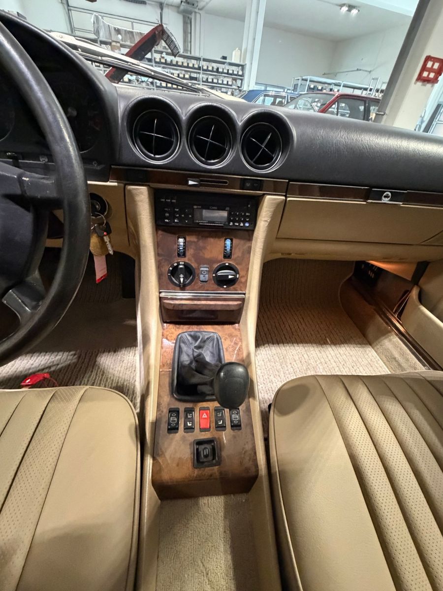 Fahrzeugabbildung Mercedes-Benz SL 300