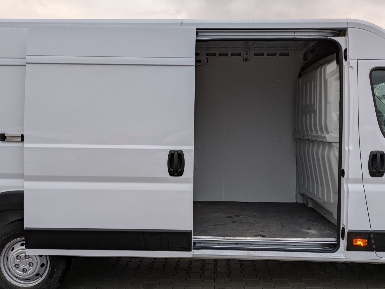 Fahrzeugabbildung Opel Movano Ka L4H2 3,5t Selection AHK/APP/TEMP/KAM