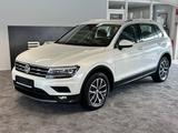 Volkswagen Tiguan BMT/Start-Stopp 4Motion*Oryx-Weiß Perlmut - Volkswagen Tiguan: W
