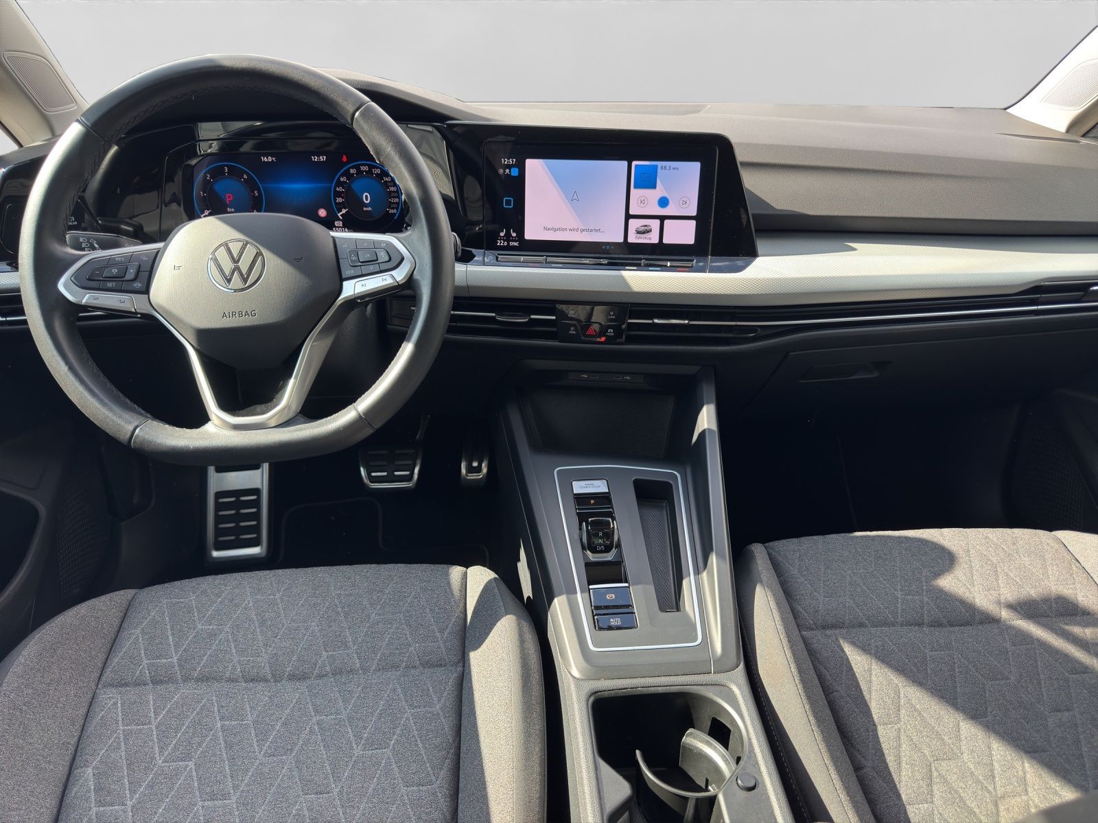 Volkswagen Golf 2.0 TDI DSG MOVE PANO LED HuD KAMERA foto 5
