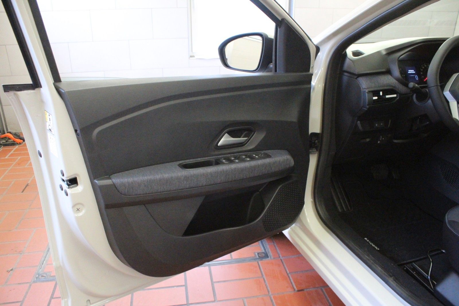 Fahrzeugabbildung Dacia Sandero Expression ECO-G 120 *Sitzhz*LPG