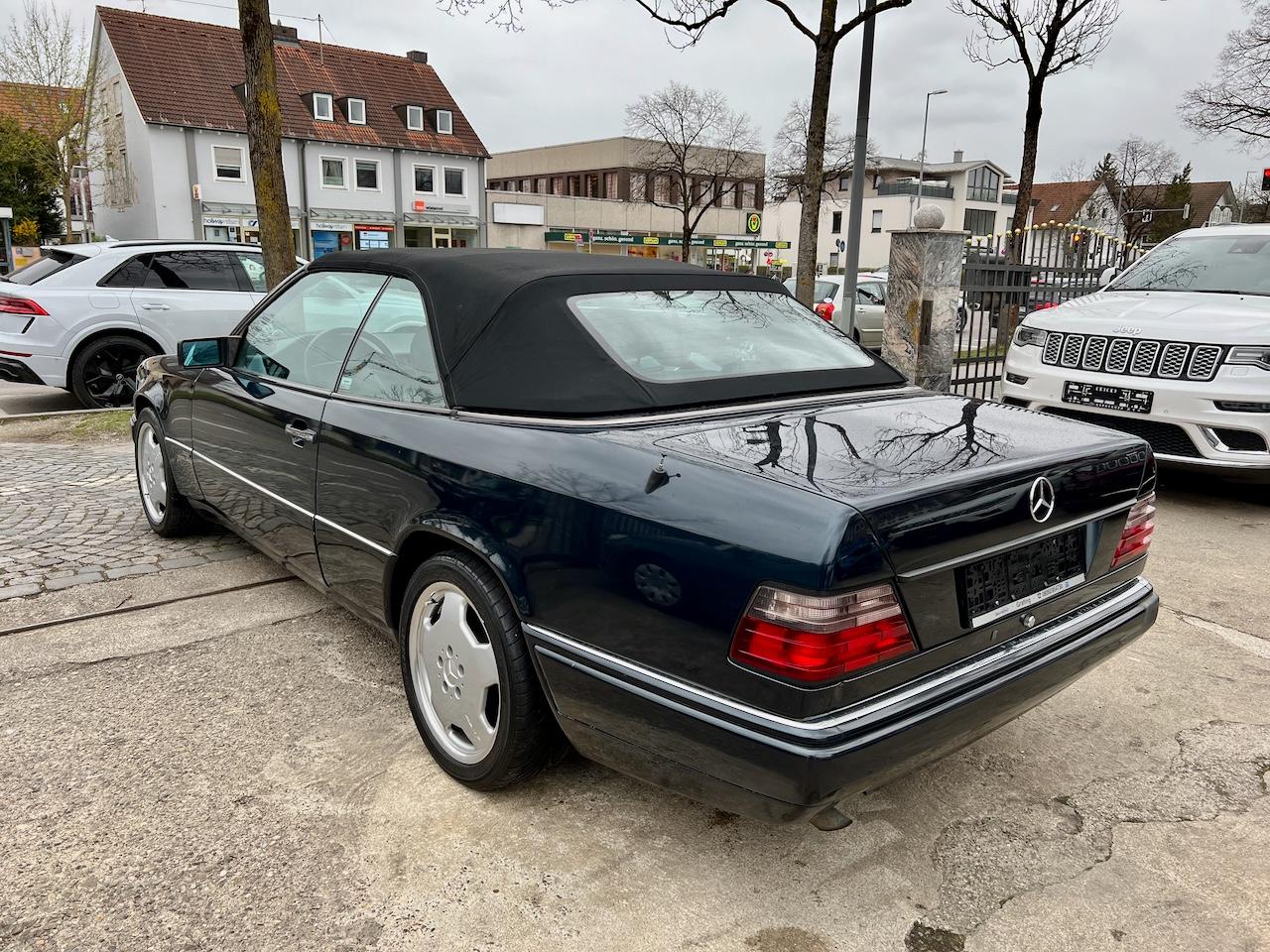 Mercedes-Benz E 220 Cabrio Final Edition *AMG-Alufelgen*Top-Zu
