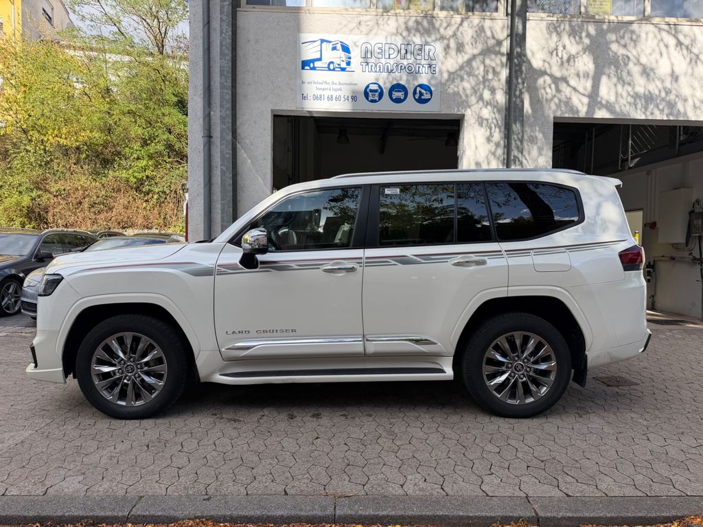 Image of Toyota Land Cruiser