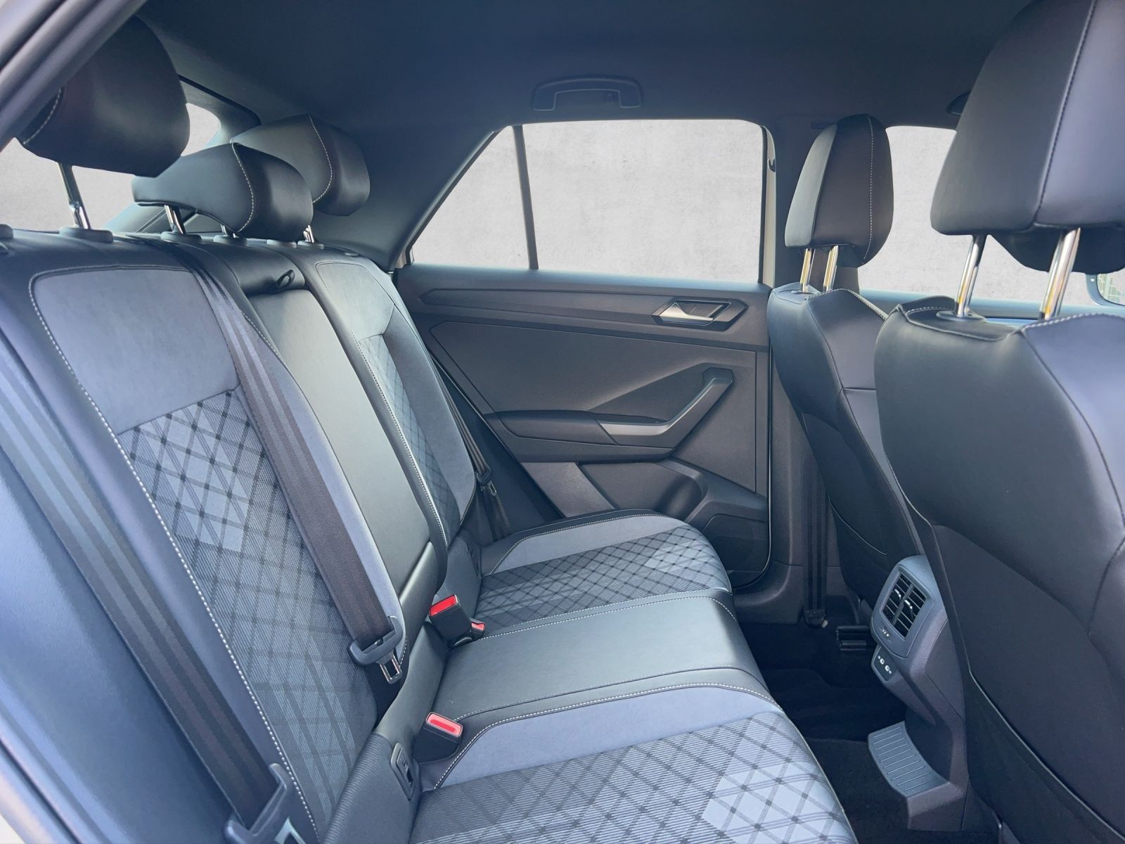 Volkswagen T-Roc - Bild 31