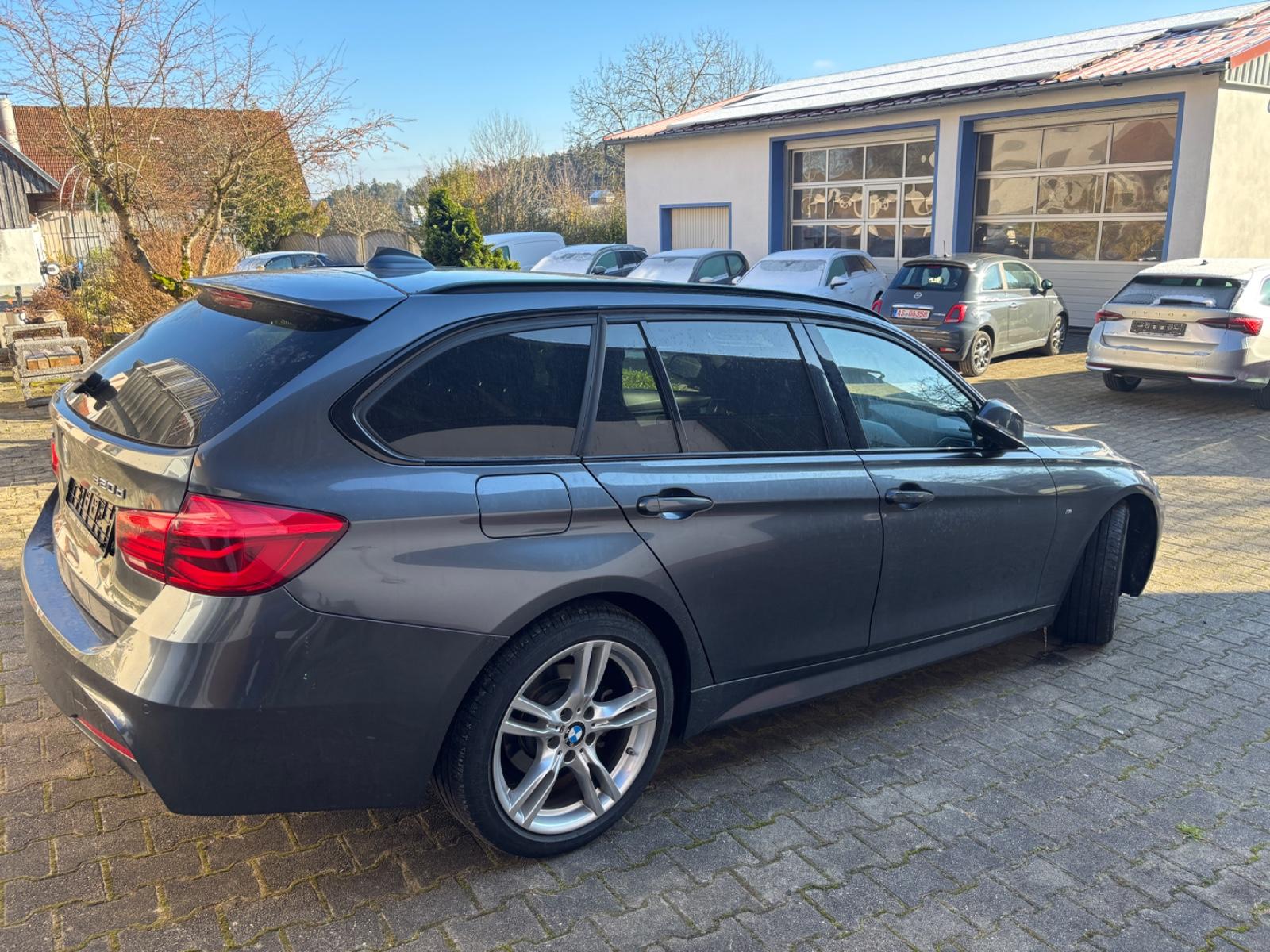 BMW 320 Tour 320 dxDrive M Sport,LED,8x,AHK,RFK,Navi