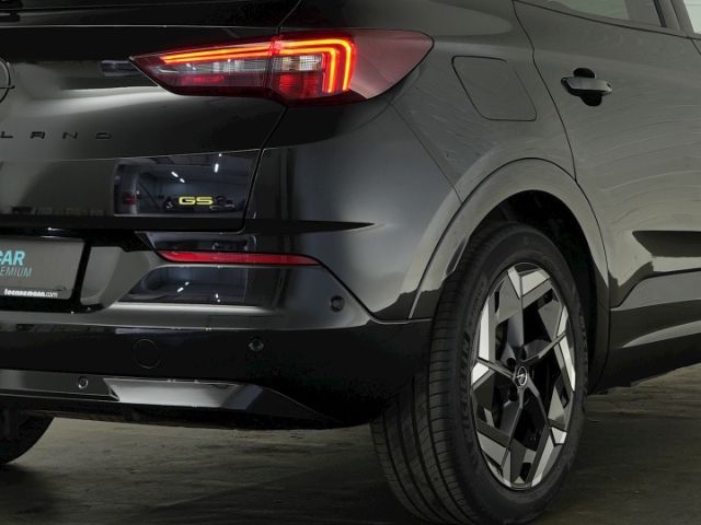 Grandland GSe PHEV 4X4 AT+AHK+NAVI+RÜCKFAHRKAMER