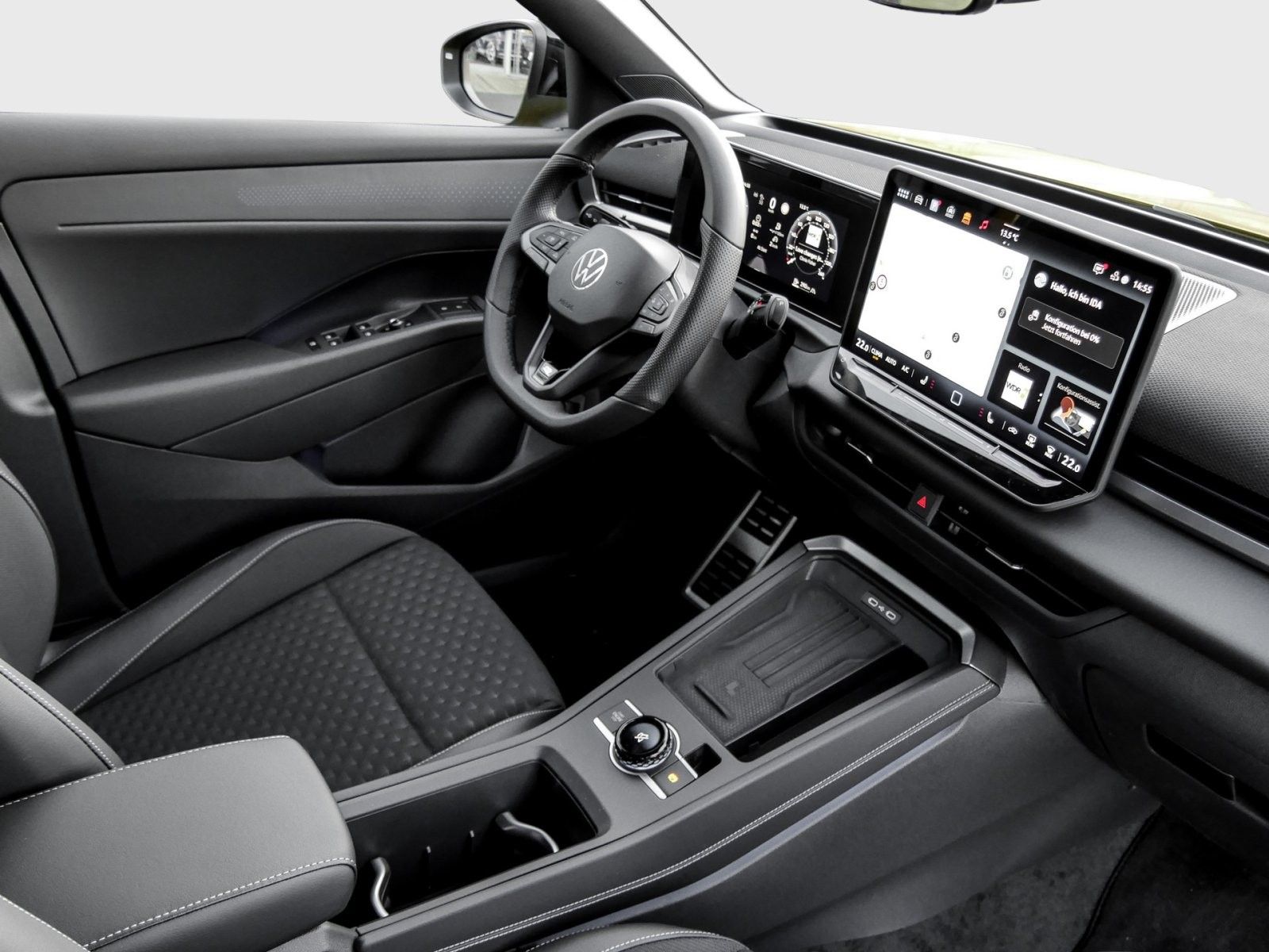 Volkswagen T-Roc R-Line 1.5 eTSI DSG IQ.Light Navi AreaView imagem 3
