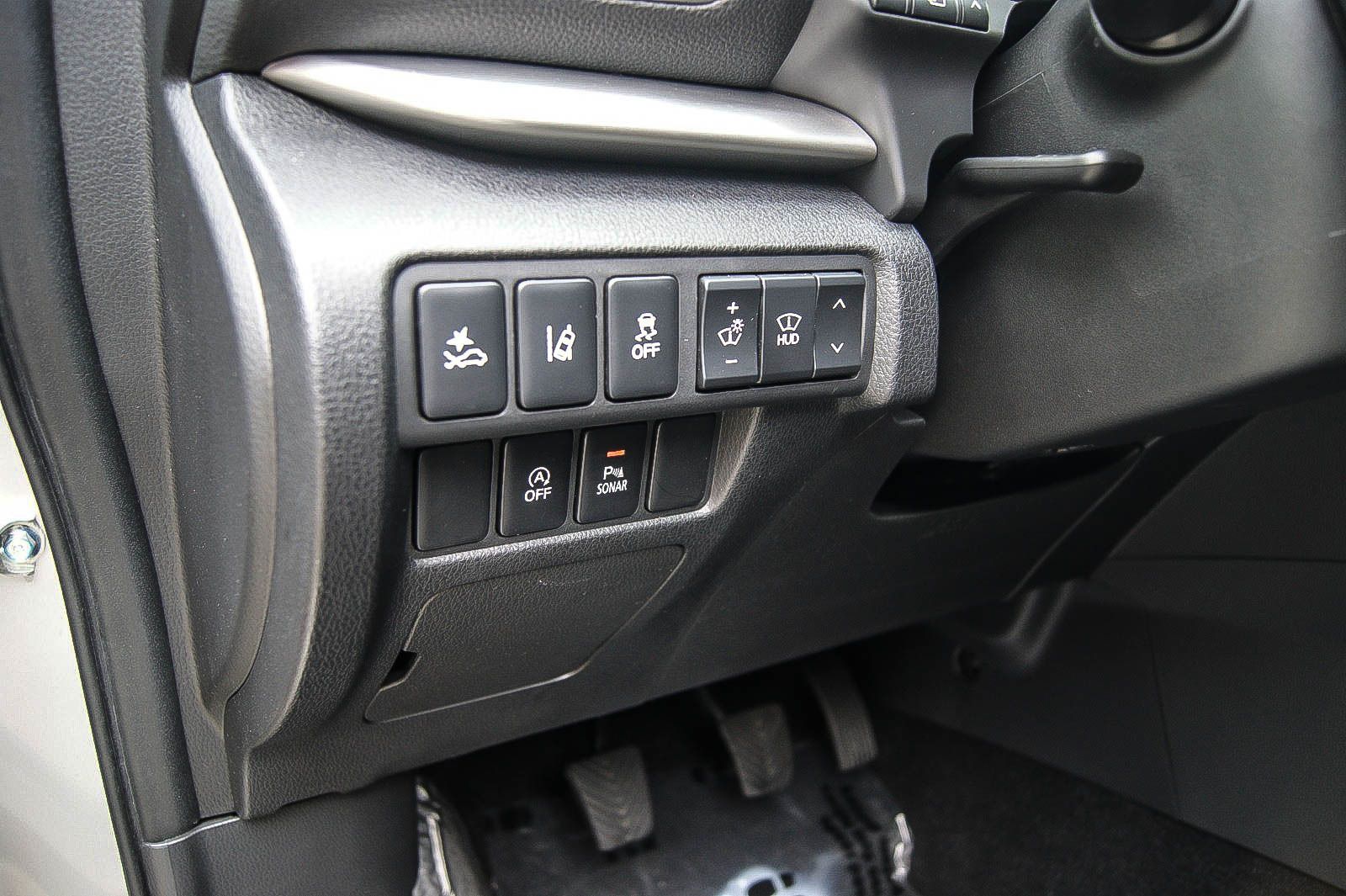 Fahrzeugabbildung Mitsubishi Eclipse Cross Intro Edition2WD 1HAND LED HEAD-UP