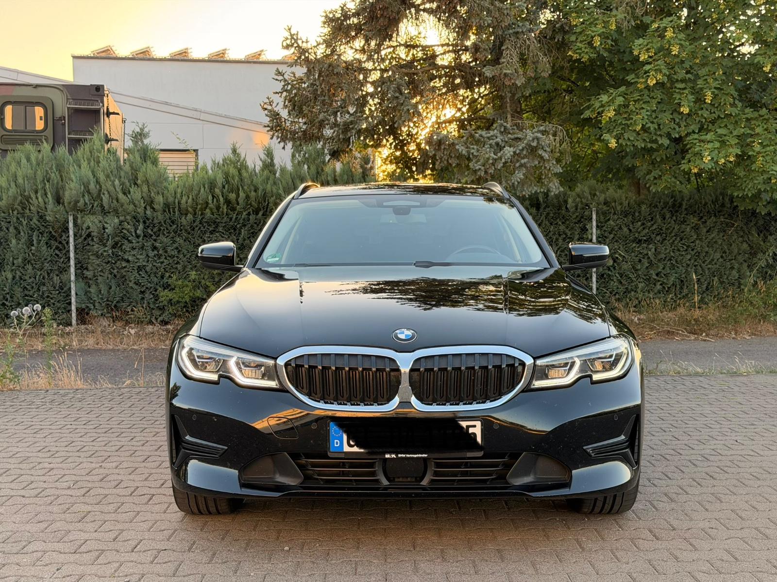BMW 320 i Touring HUD, DAProf, LASER, Keyless Go, миниатюра 2