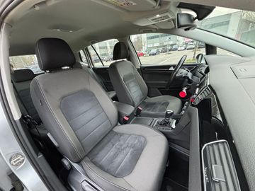 Volkswagen Golf Sportsvan - 11
