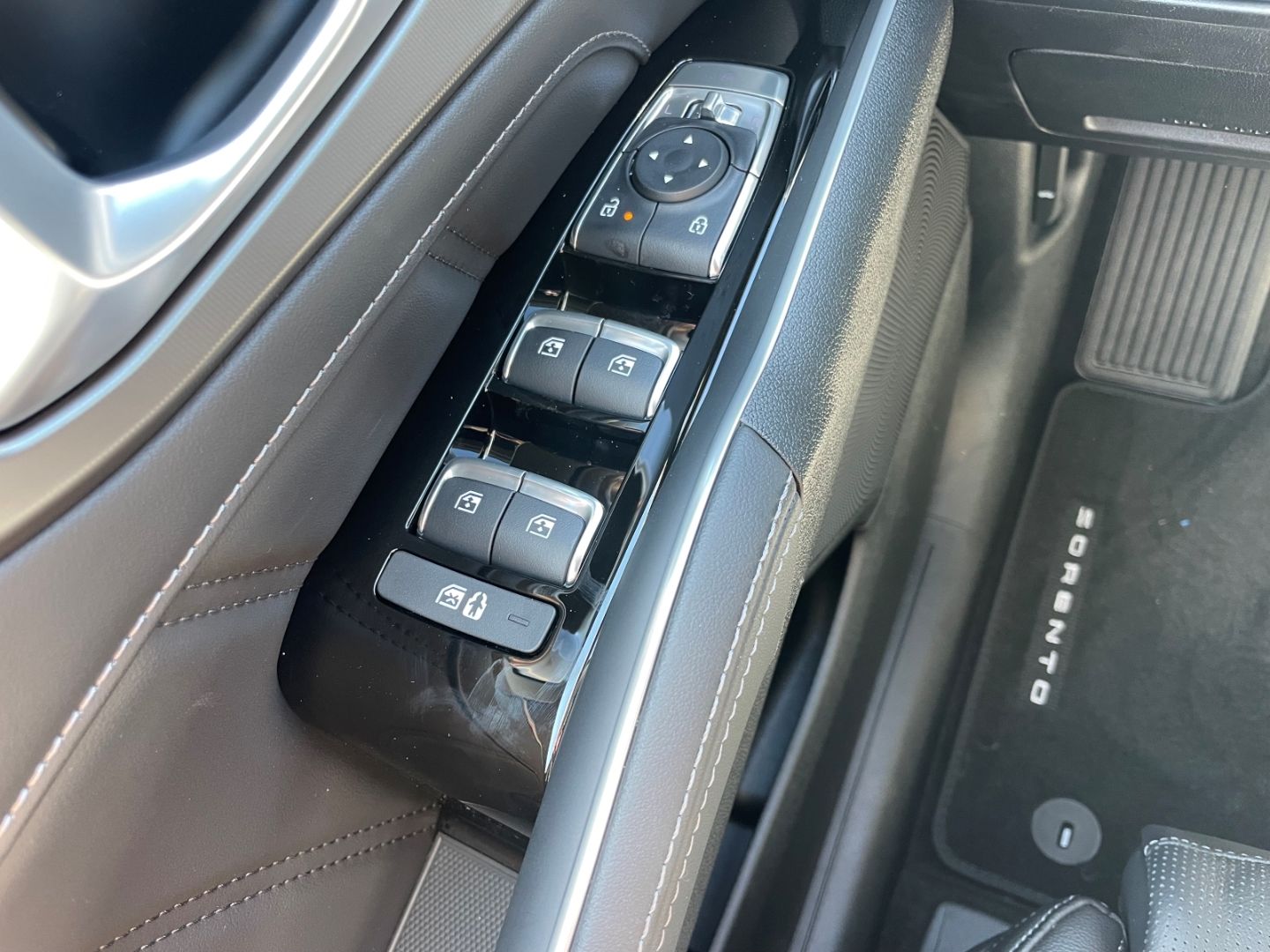 Fahrzeugabbildung Kia Sorento PlugInHybrid AWD LED Schiebdach 360Kamer